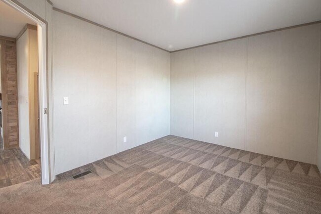 Building Photo - 1501 Thompsonville Ln