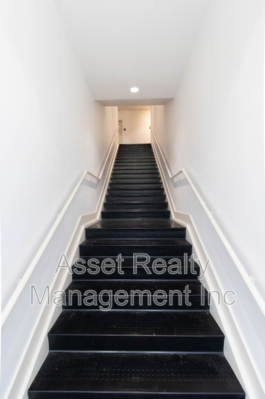 Building Photo - 1110 Franck St