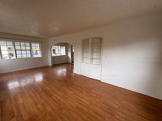 Building Photo - 439 N Santa Fe St