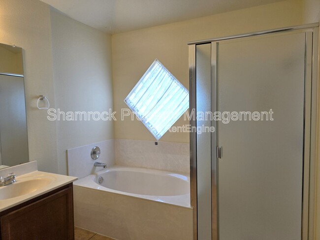 Building Photo - 6701 Tierra Dr