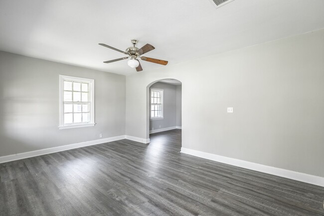 Primary Photo - Newly Renovated 2 Bedroom 1 bath Home