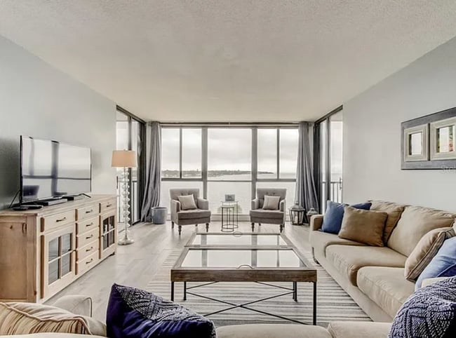 Building Photo - LONG TERM - FULLY FURNISHED 2/2 Open water...