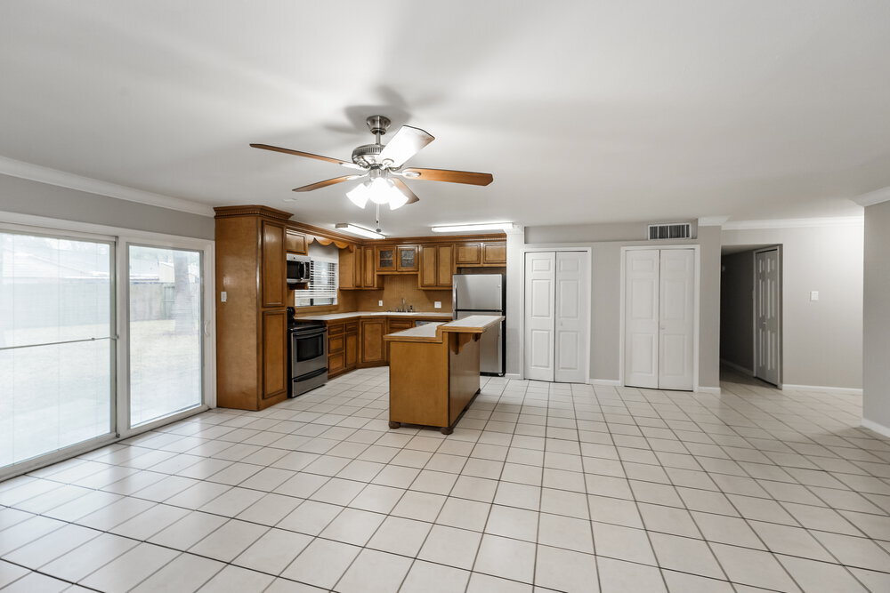 Building Photo - 2839 Canary Ln