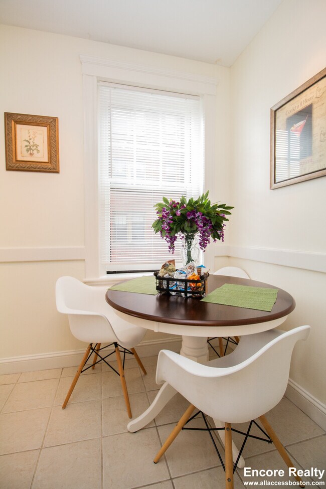 Building Photo - 1945 Commonwealth Ave