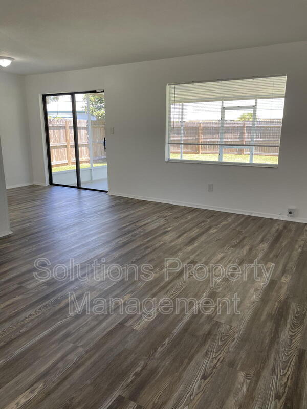 Building Photo - 60 Barbados Dr
