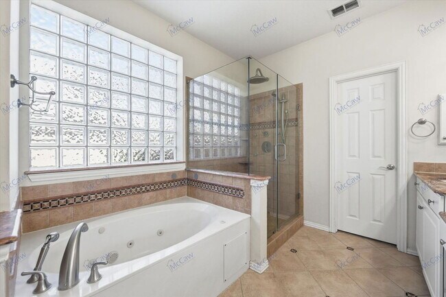 Building Photo - 2701 Stone Creek Dr