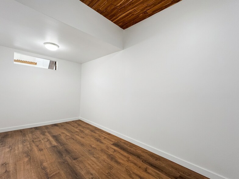 Building Photo - 307 W 121st St