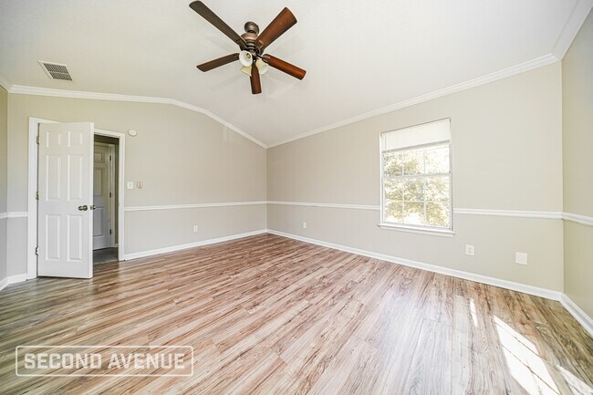 Building Photo - 320 Brookside Dr