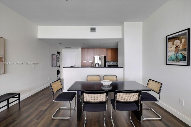 Building Photo - 7901 Hispanola Ave