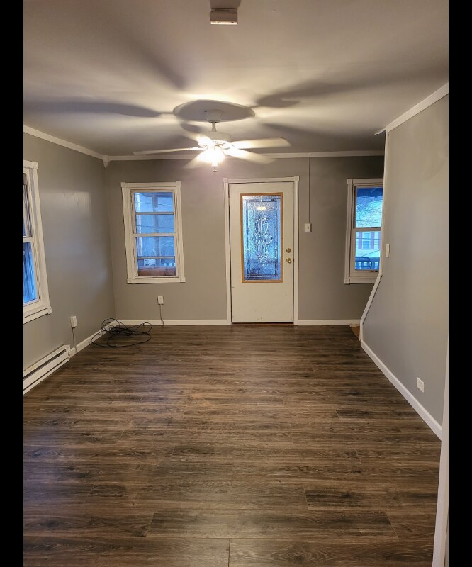 Building Photo - 107 Canaan St