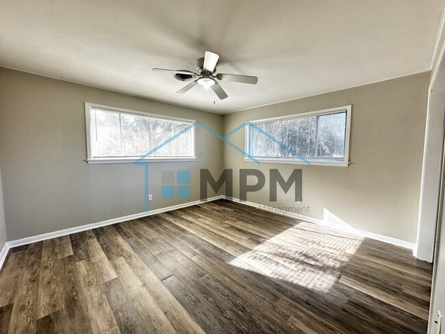 Building Photo - 1104 Hilton St