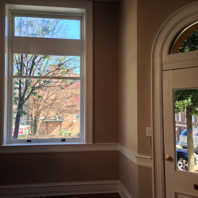 Building Photo - 1025 Church St