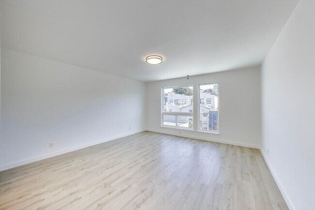Building Photo - 2137 Lombard St