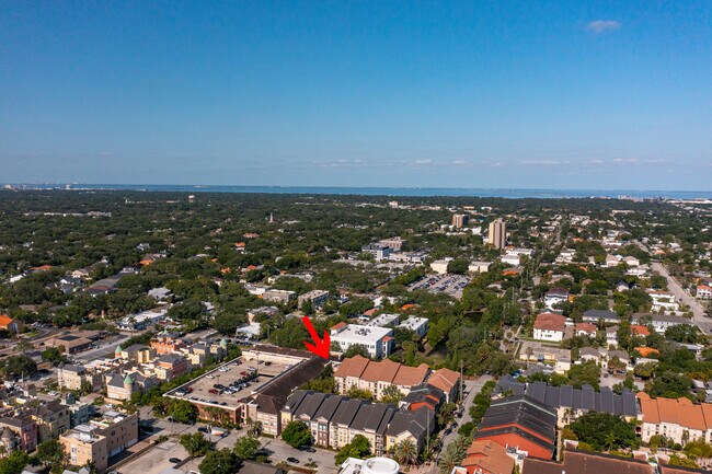 Building Photo - 520 S Armenia Ave