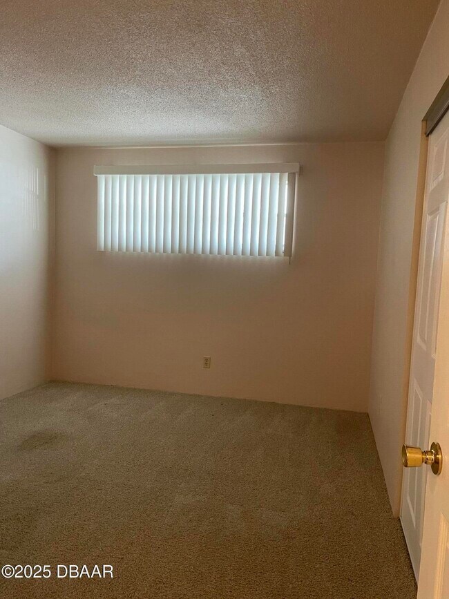 Building Photo - 2801 N Halifax Ave