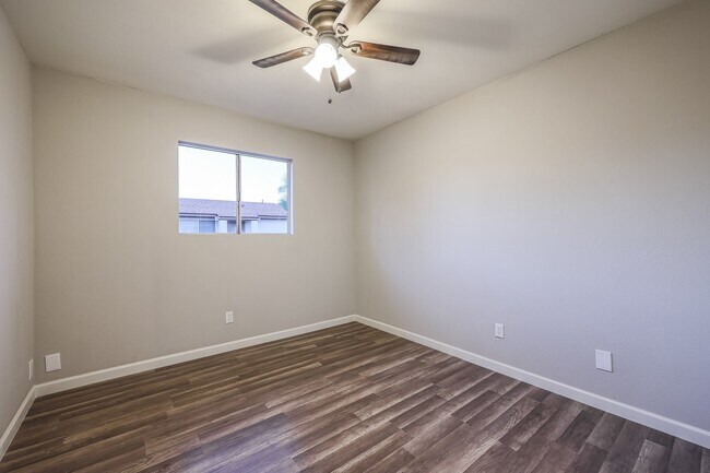 Building Photo - 2611 E Maryland Dr