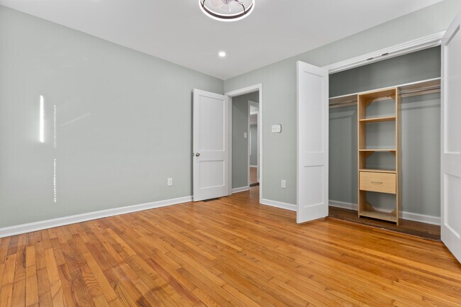 Building Photo - 622 Longview Dr