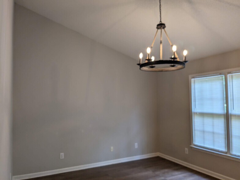 Building Photo - 6213 Brielson Pl