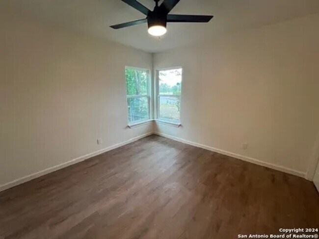Building Photo - Charming 3-Bedroom Home in Wilshire Neighb...