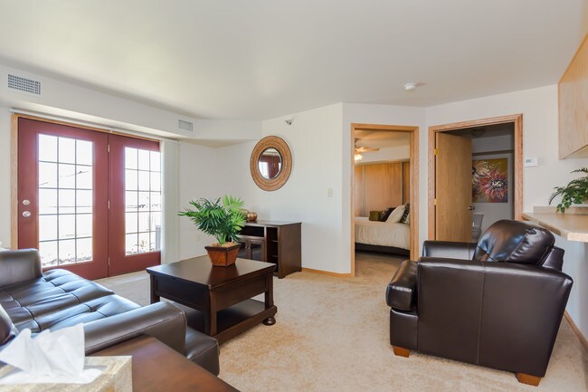 Building Photo - Desoto Townhomes