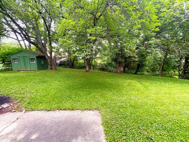 Building Photo - 8410 Buckhannon Dr