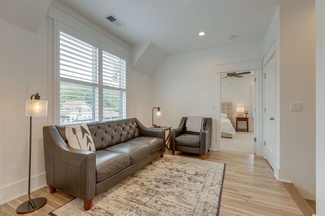 Building Photo - Franklin Home For Lease