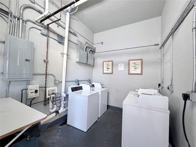 Building Photo - 1830 NW 1st St