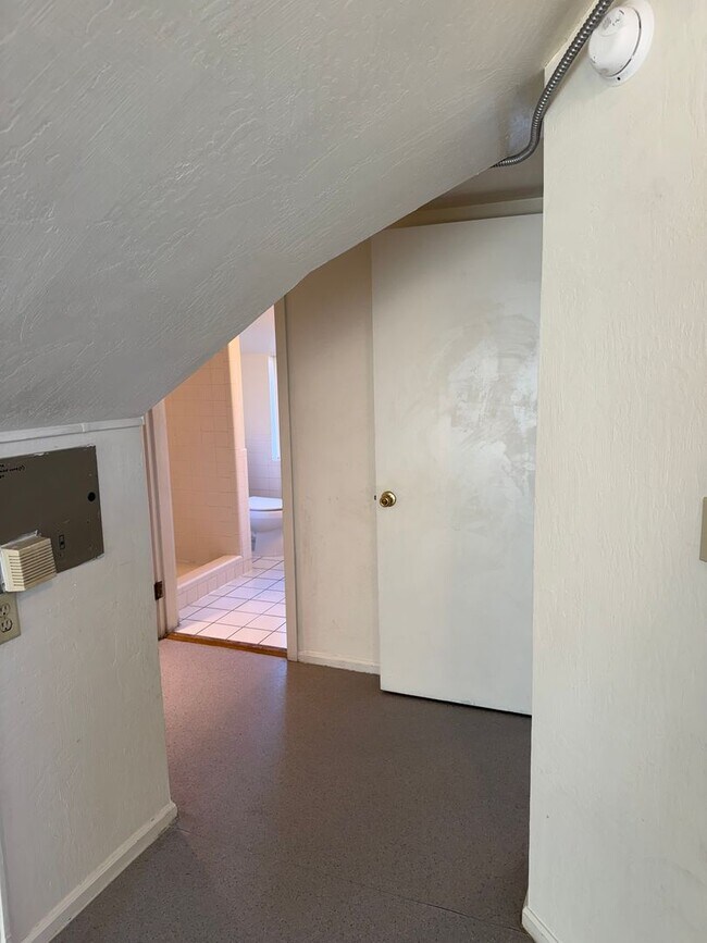 Building Photo - 863 G St