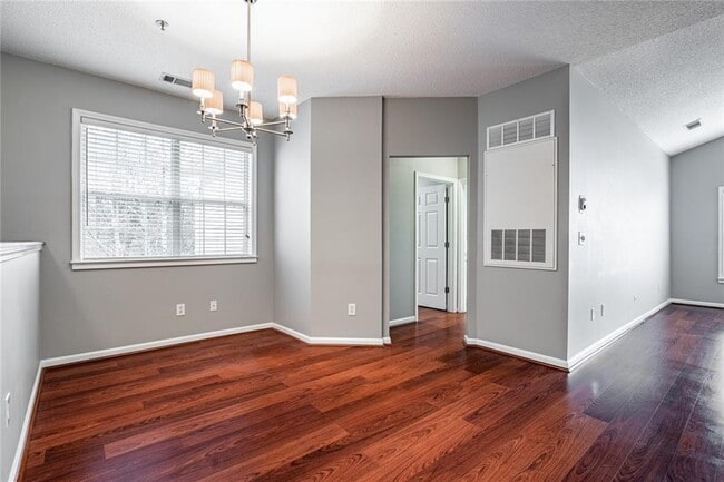 Building Photo - 303 Spring Heights Ln