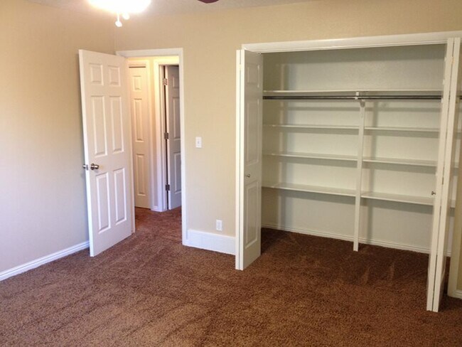 Building Photo - 115 W 1100 N