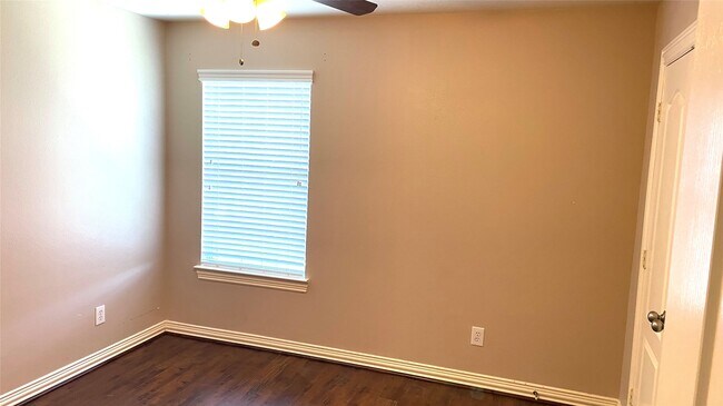 Building Photo - 3518 Ewing Dr