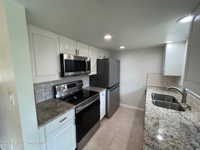 Building Photo - 1301 Arlington Ln NE