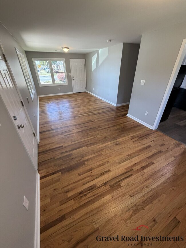 Building Photo - Beautifully Remodeled 3-Bedroom, 1-Bathroom House