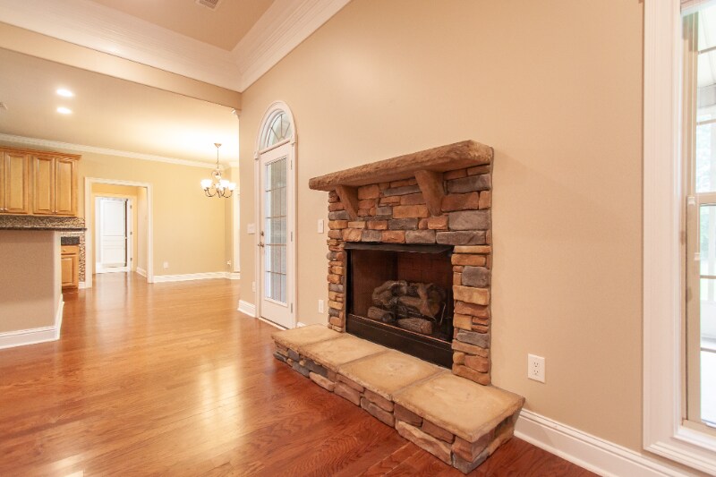 Building Photo - 2025 Keystone Dr