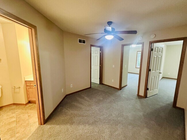 Building Photo - Updated Colonial 3 Bedroom Townhome with N...