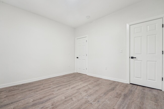 Building Photo - 208 Magnolia St