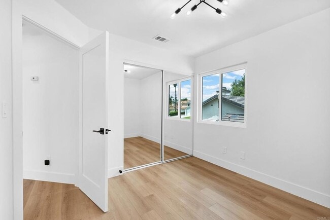 Building Photo - Oceanside Home - 3 Bedroom 2-1/2 Bathroom - Renovated