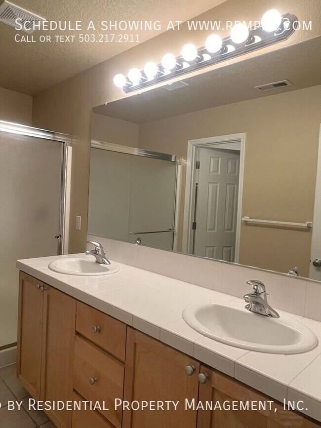 Building Photo - 17284 SW Pleasanton Ln