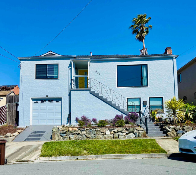 Primary Photo - 644 Humboldt St