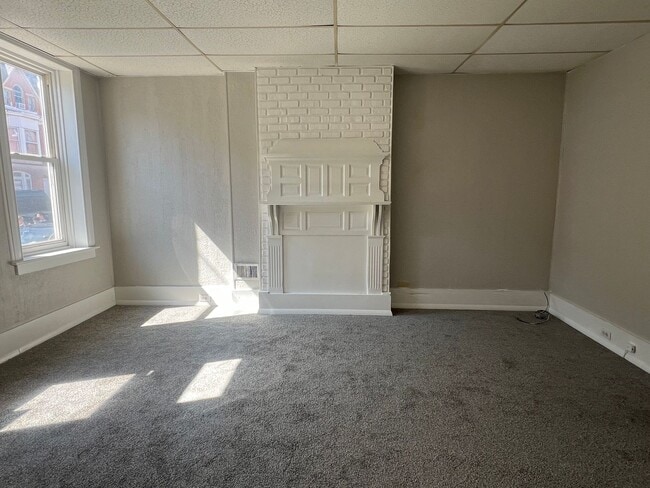 Building Photo - Coming Soon! Large 4 bedroom 2 bath home w...