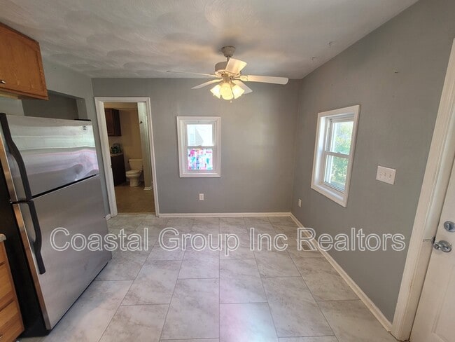 Building Photo - 1364 Jenifer St