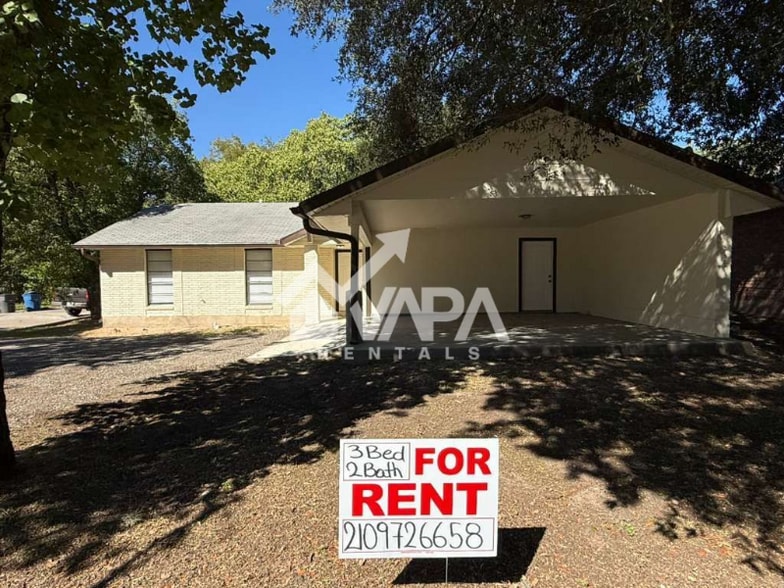 Building Photo - 4103 Family Tree Dr