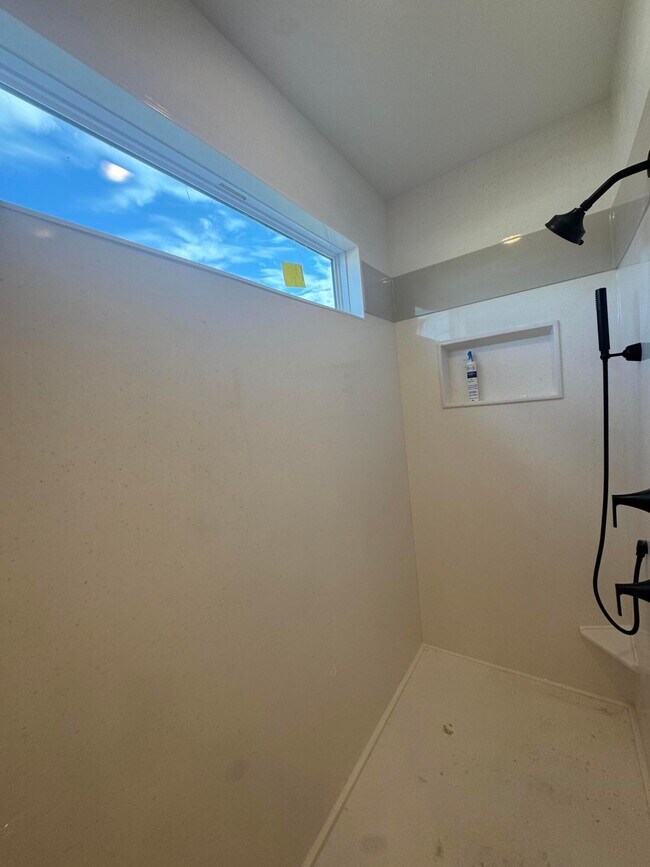 Building Photo - 5316 Buttercup Dr