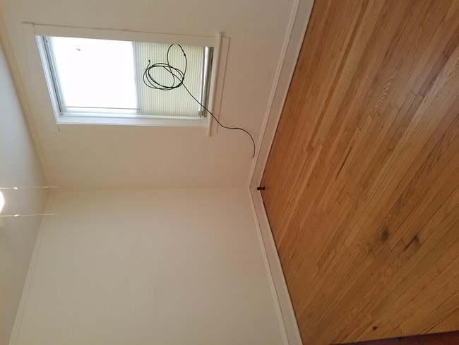 Building Photo - 4742 W Roscoe St