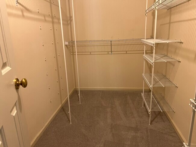 Building Photo - 12 Boulevard Dr