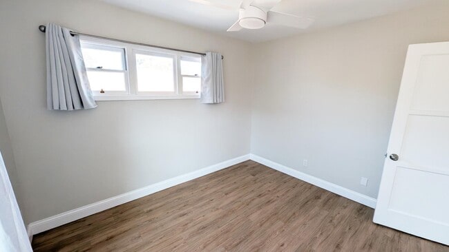 Building Photo - 4875-4887 Naples St - 4883 (Purple-4)