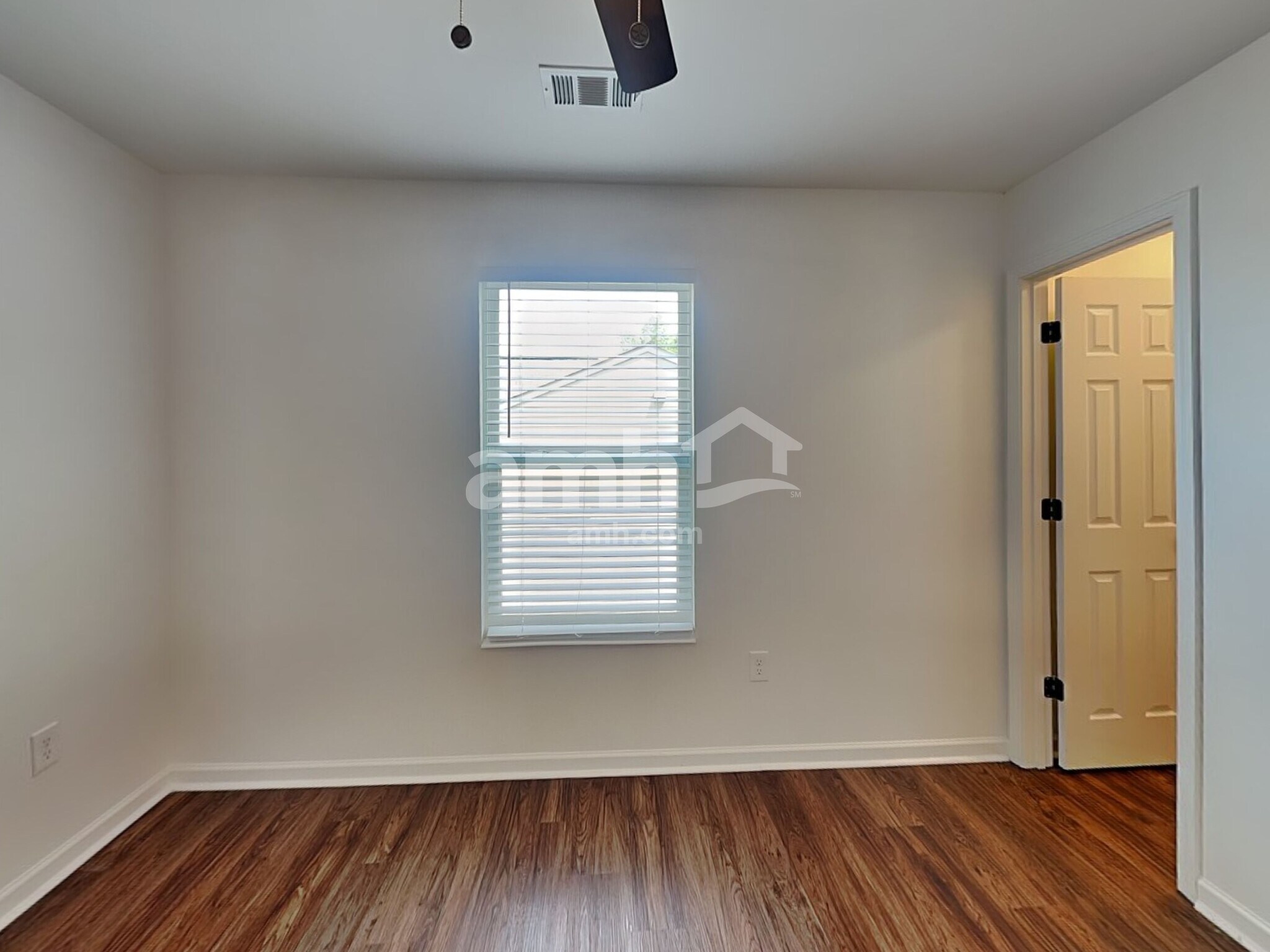 Building Photo - 1617 Shire Village Dr