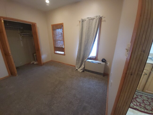 Building Photo - 1121 Monroe Ave