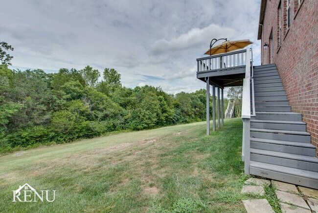 Building Photo - 1338 Sweetwater Dr