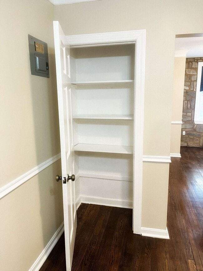 Building Photo - Move in Special! 2 Bed 1 Bath SE, DC